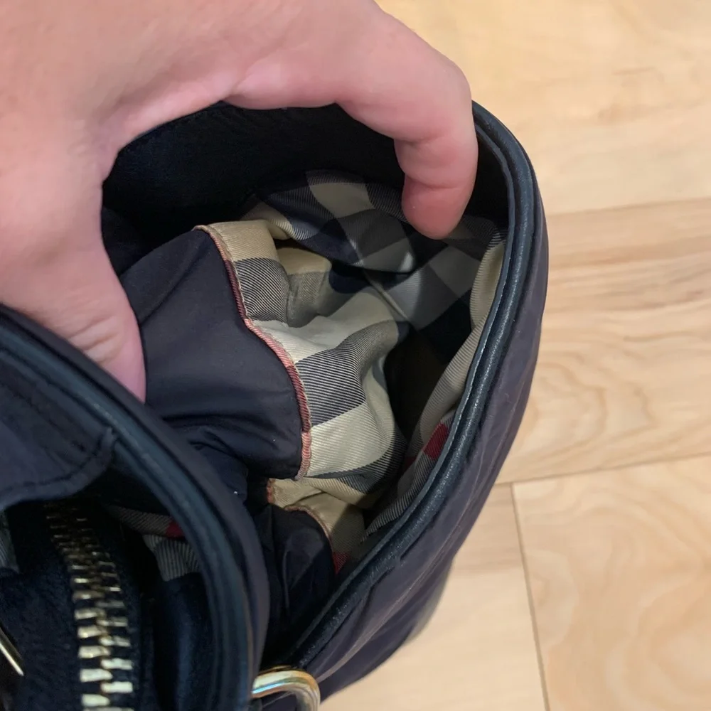 🎀 Burberry Abby Black Nylon Diaper Bag 🎀 - Picture 6 of 10